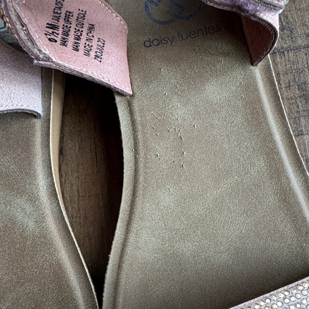 Daisy Fuentes Sparkling Pink and Tan Sandals - Picture 4 of 10